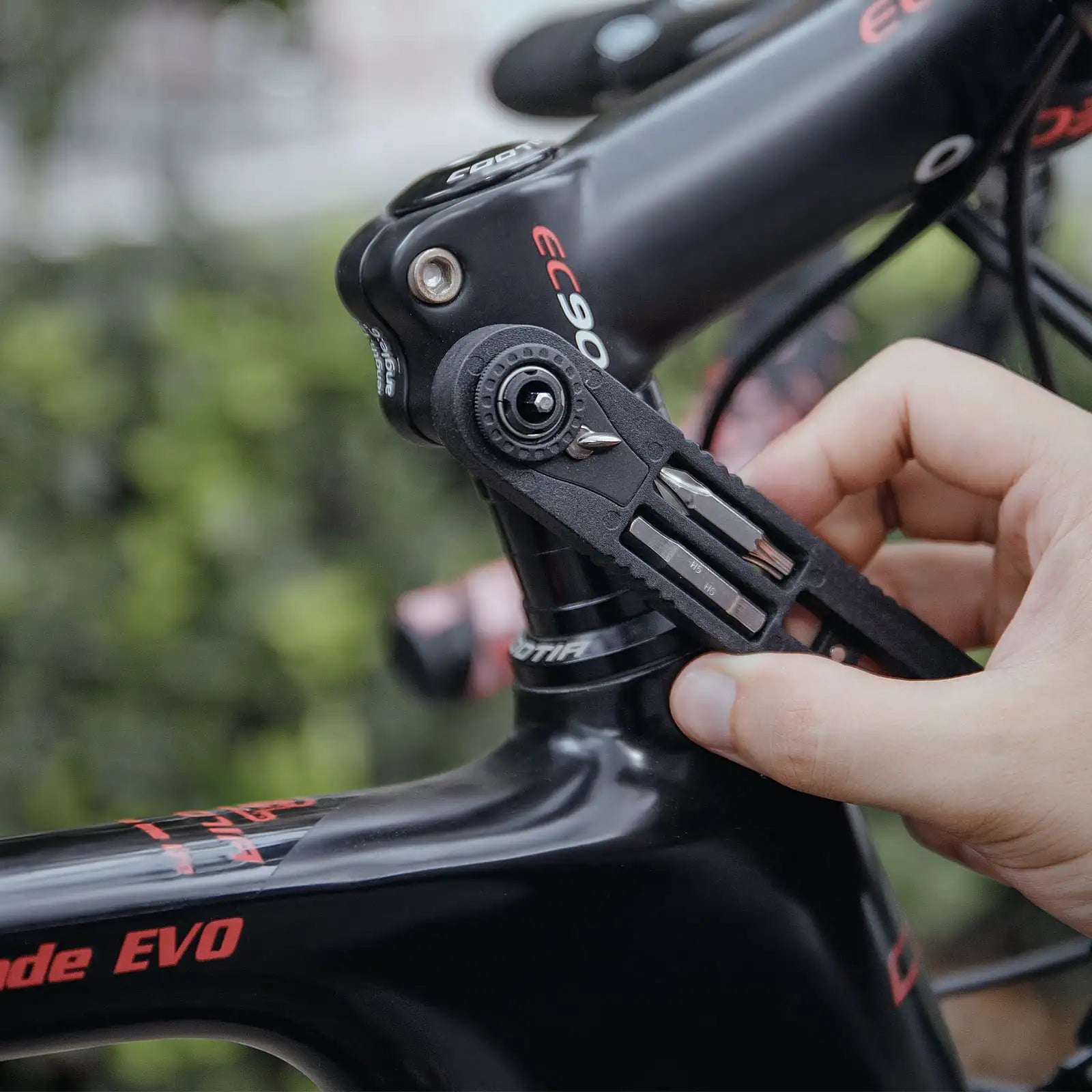 ZOYOSPORTS High-Strength Nylon Bicycle Tire Levers & Hex Wrench Kit – Portable & Durable for Bike Repairs