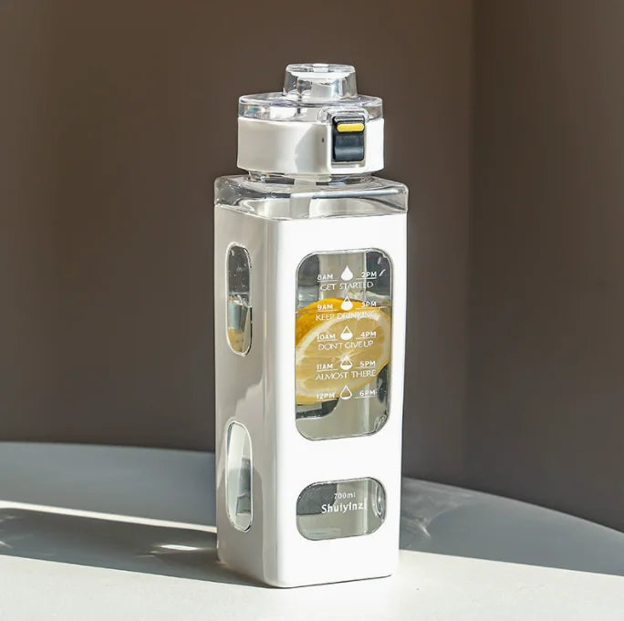 700ml White Sports Water Bottle – Portable & Durable for Outdoor & Cycling